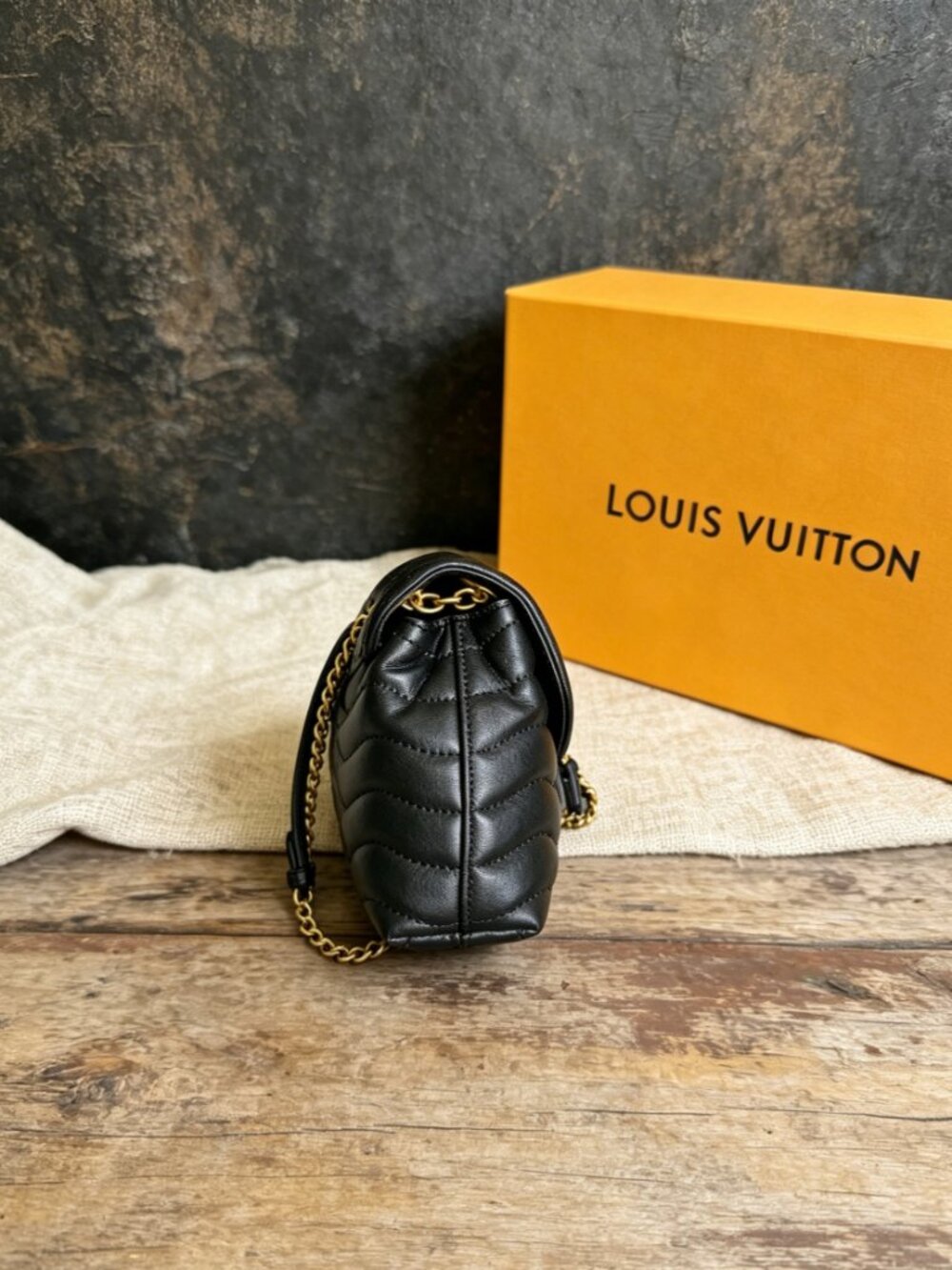 Louis Vuitton New Wave Chain Bag MM Black - Picture 3 of 6